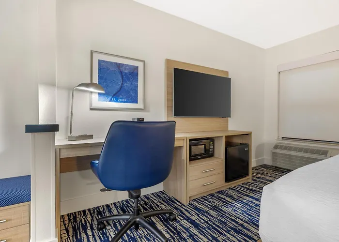 Western St. Louis 3*